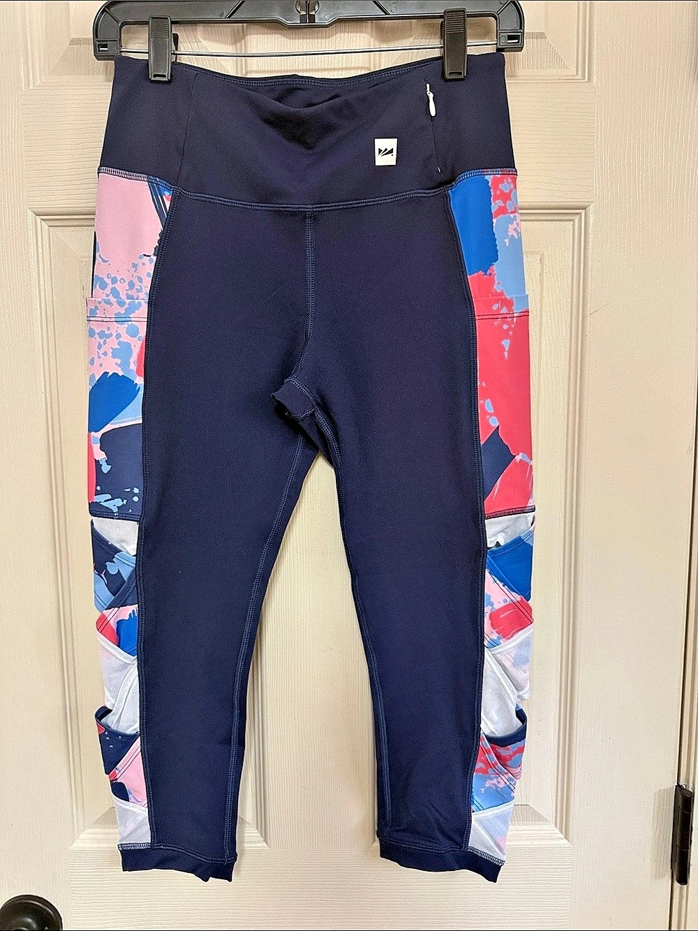 Lady Boss SWAG Conquer Women'Small Abstract Athletic Leggings Size Small